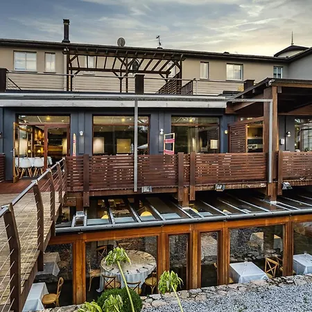 Rio Bidasoa 혼다리비아